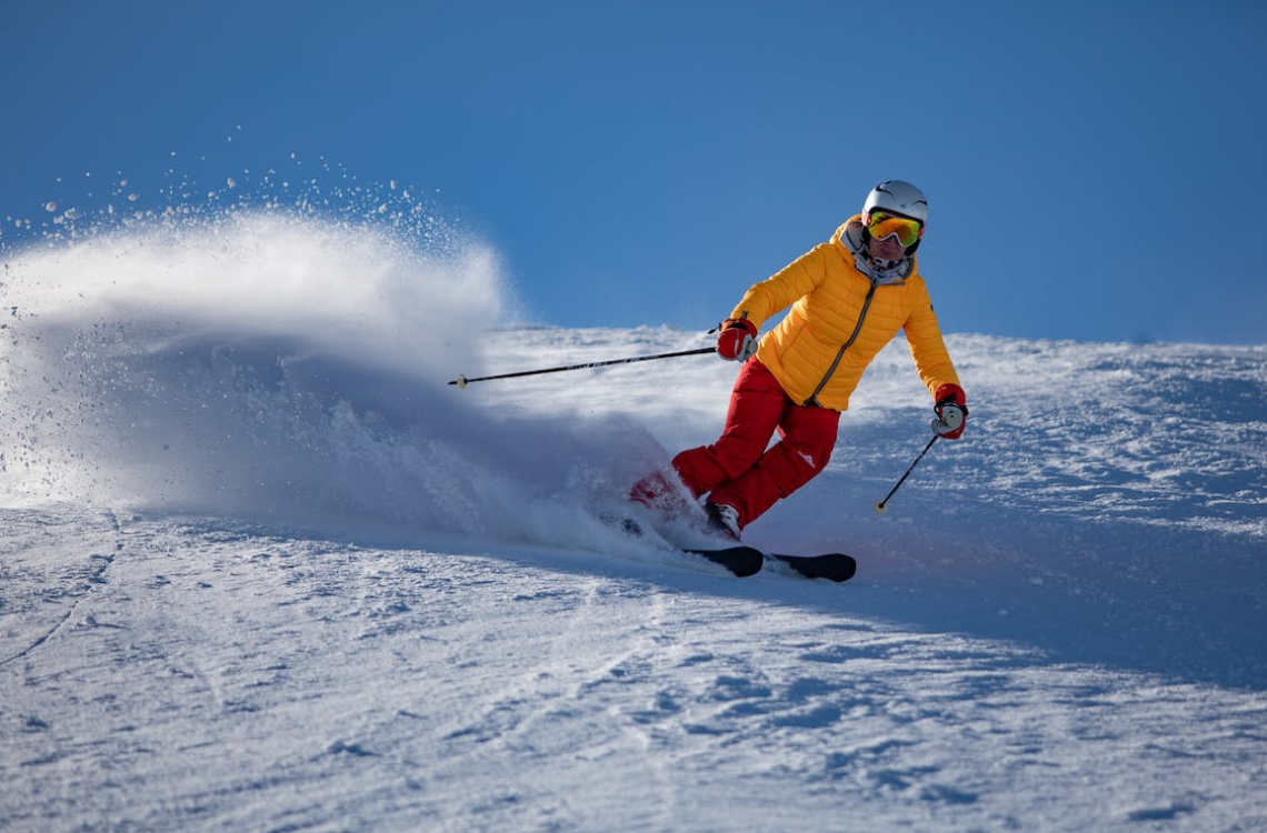 Snow-covered road leading to Mt Buller, ensuring a smooth transfer experience.